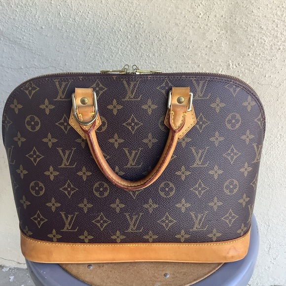 Louis Vuitton Monogram Alma PM - Picture 3 of 13